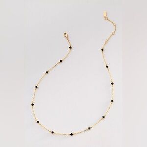 ✨NWT Tiny Clover Chain Necklace